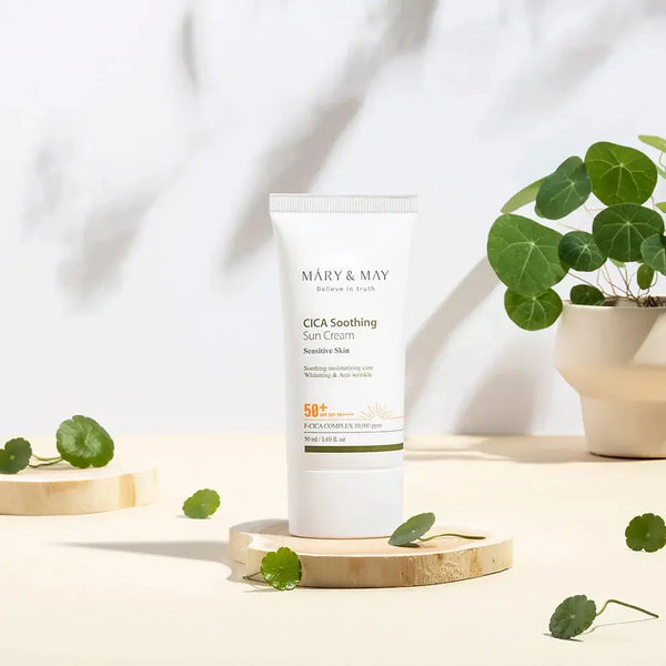 Nomierinošs saules aizsargkrēms ar centellu Mary&May CICA Soothing Sun Cream SPF 50+ PA++++