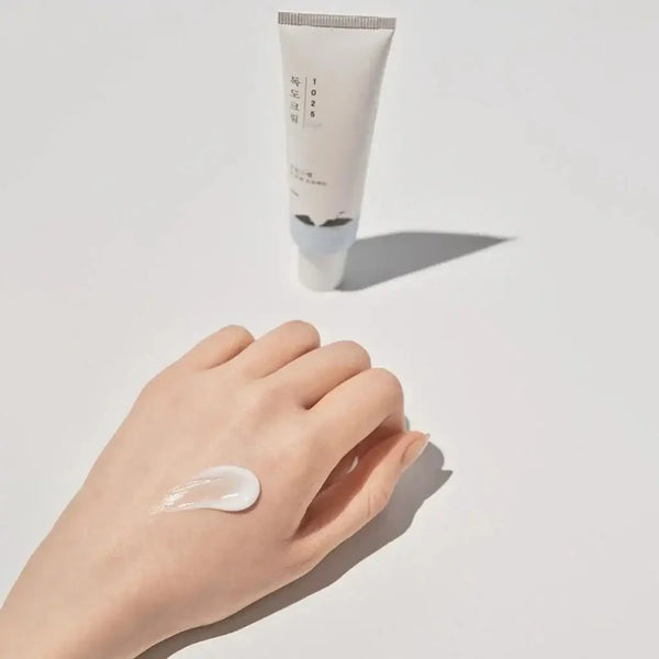 Mitrinošs krēms ādai ap acīm ar jūras ūdeni Round Lab Dokdo Eye Cream