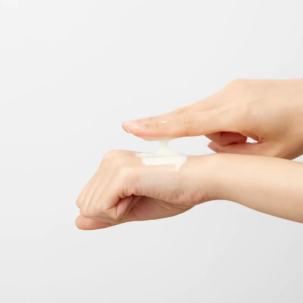 Gaisīga esence-būsteris ar retinolu un Āzijas centellu VT Cosmetics Cica Reti-A Essence 0.1%