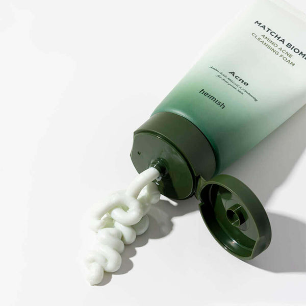 Pretiekaisuma putiņas ar matchu un probiotiķiem Heimish Matcha Biome Amino Acne Cleansing Foam